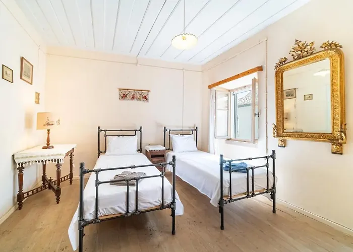Historic Downtown Home In Gaios
