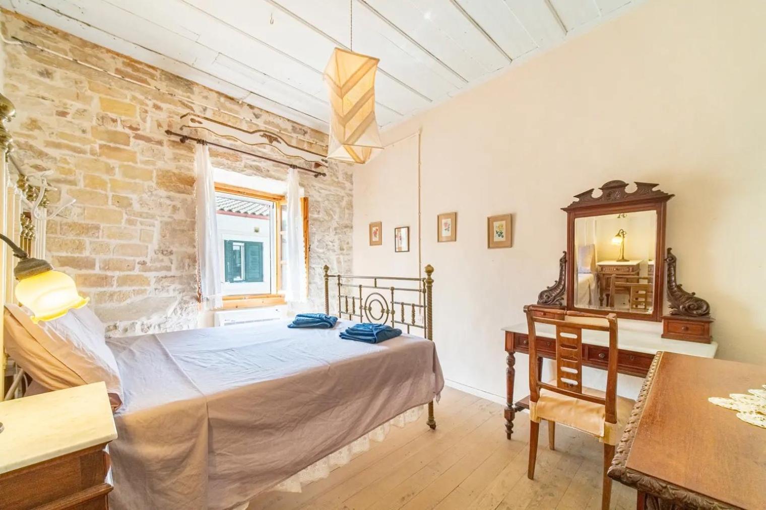 Historic Downtown In Holiday home *